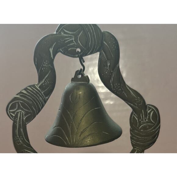 Vintage Brass Ornate Decorative Display Stand Gong Bell / Incense Fish Bottom - Picture 2 of 9